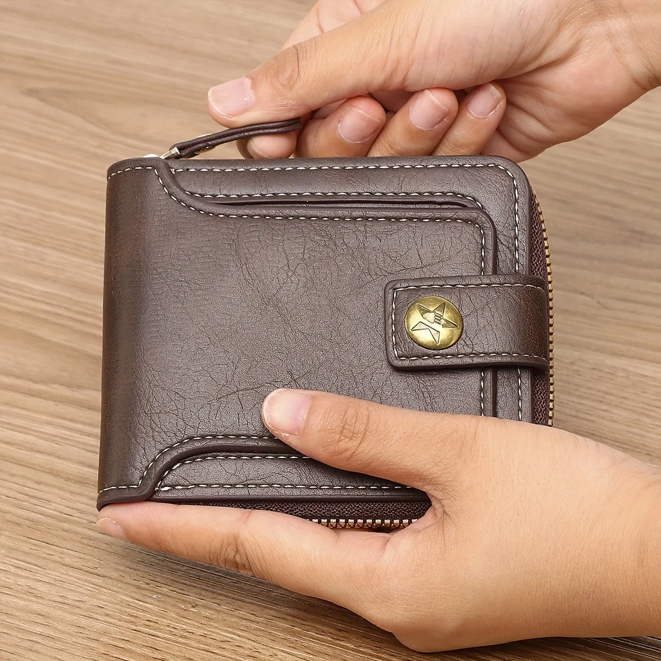 1pc Mens Fashionable Tree Pattern Zipper Wallet - Stylish Card Organizer with Secure Coin Pouch - Durable PU Material for Business or Everyday Use - Perfect Gift for Him